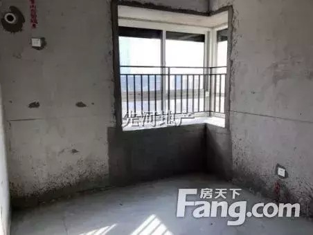 特价房：绿地世纪城中间楼层三房两厅房东急售